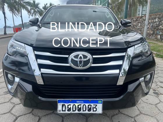 TOYOTA HILUX SW4 4.0 SRX 4X4 7 LUGARES V6 24V GASOLINA 4P AUTOMÁTICO